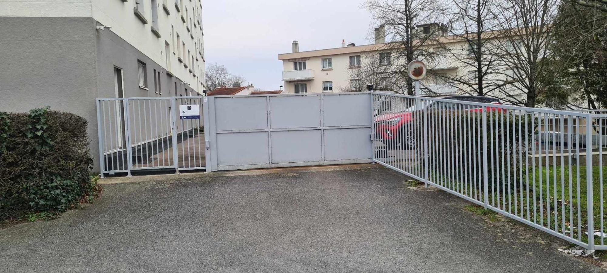 La Jol'nantaise - Proche Tram Ligne 2 & 3 Et Bus